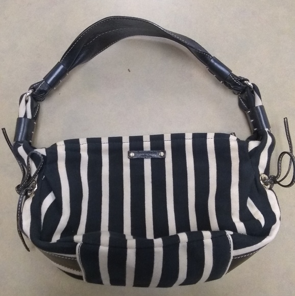 kate spade Handbags - Kate Spade black and cream hobo shoulder bag